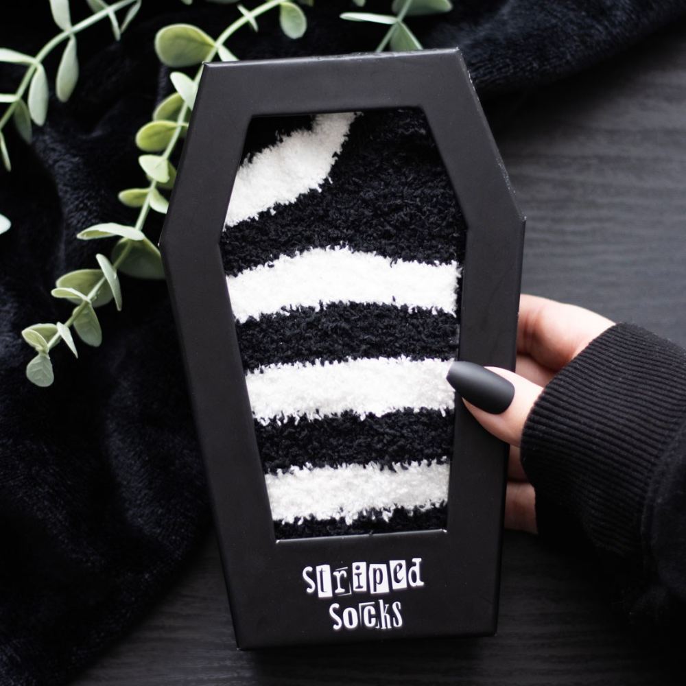 Something Different - Striped Socks in Coffin Gift Box Socken - Schwarz/Weiß